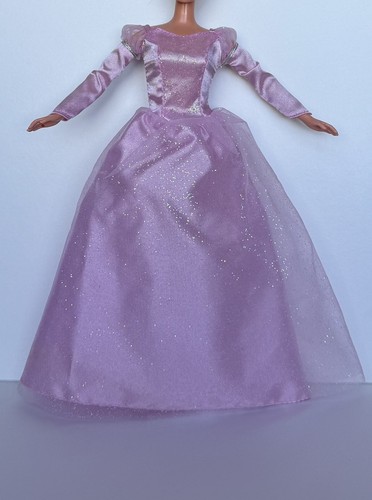 Vintage 2003 barbie - 2003, lake