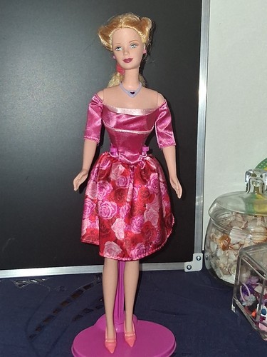 Valentine romance blonde - romance,