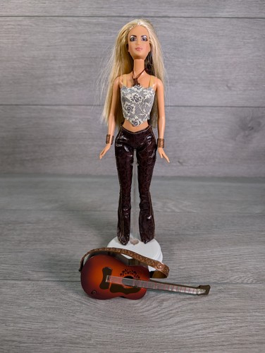 Mattel shakira barbie - mattel,